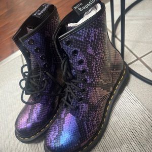 Dr.marten women’s lace boots size 6 brand new